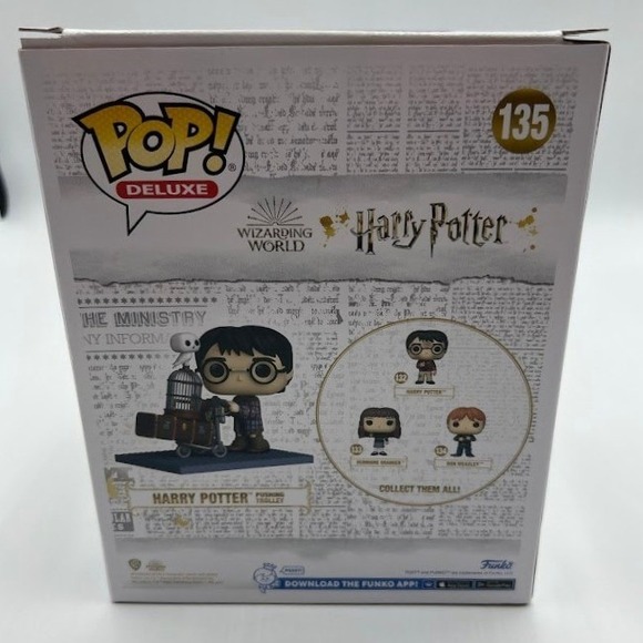 Funko Pop Deluxe Harry Potter Pushing Trolley 135 Vinyl Figure New Boxed - Picture 4 of 6